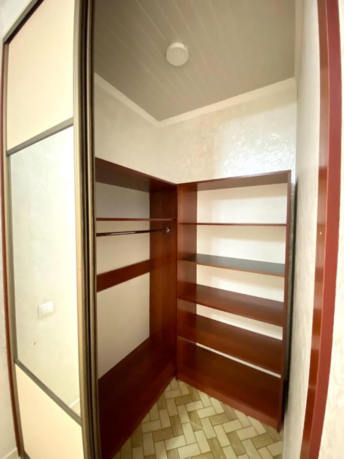 Medinahotelkz, #3, До Арбата 15 Мин Пешком, Halal Alma-Ata Exteriör bild
