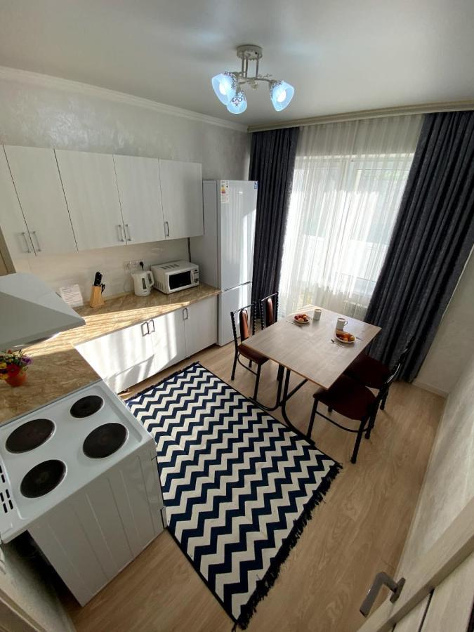 Medinahotelkz, #3, До Арбата 15 Мин Пешком, Halal Alma-Ata Exteriör bild